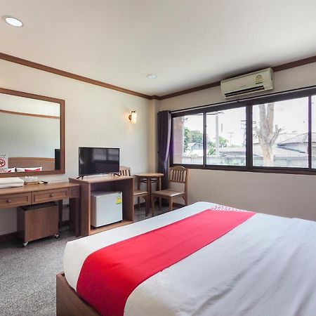 Oyo 859 Golden Land Hotel Чіанграй Екстер'єр фото
