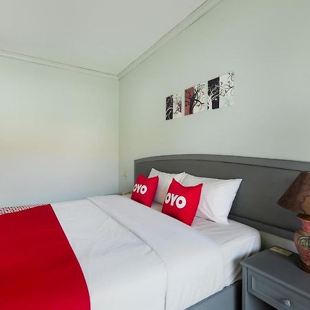 Oyo 859 Golden Land Hotel Чіанграй Екстер'єр фото