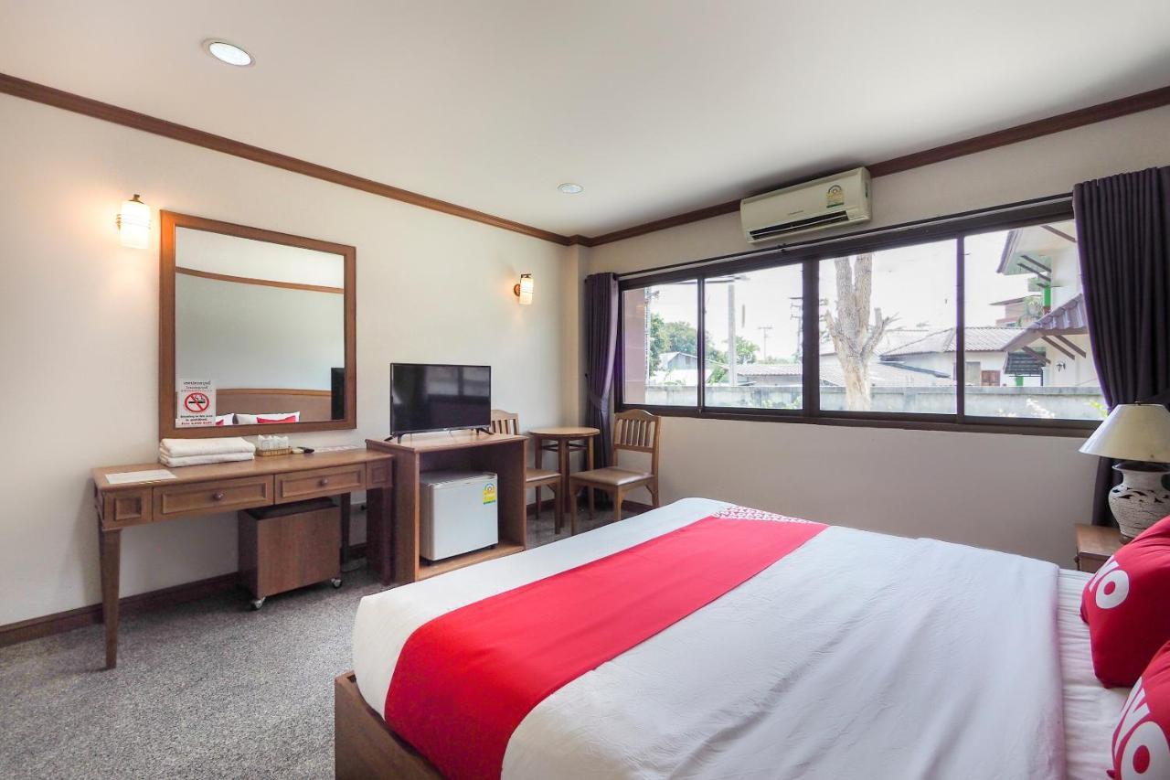 Oyo 859 Golden Land Hotel Чіанграй Екстер'єр фото