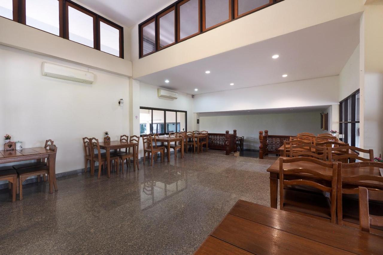 Oyo 859 Golden Land Hotel Чіанграй Екстер'єр фото