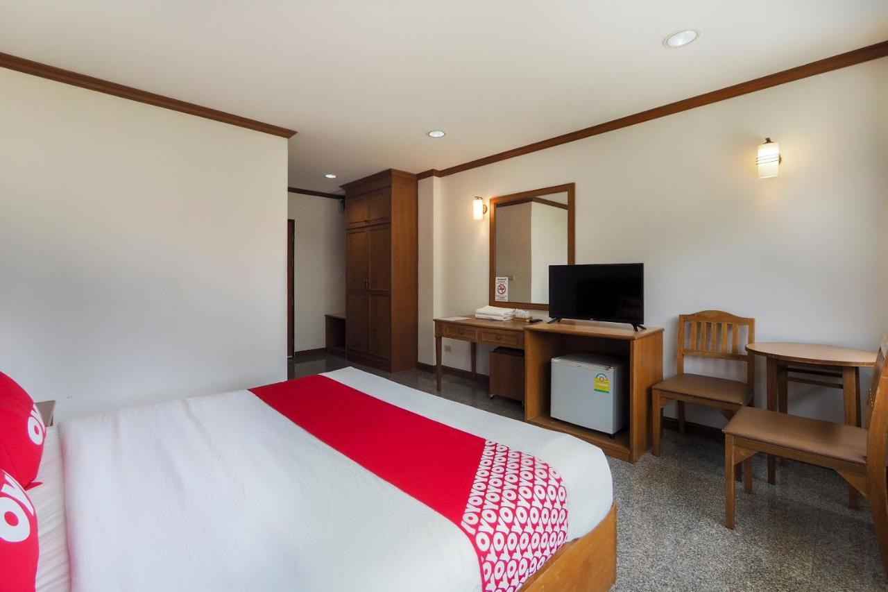 Oyo 859 Golden Land Hotel Чіанграй Екстер'єр фото