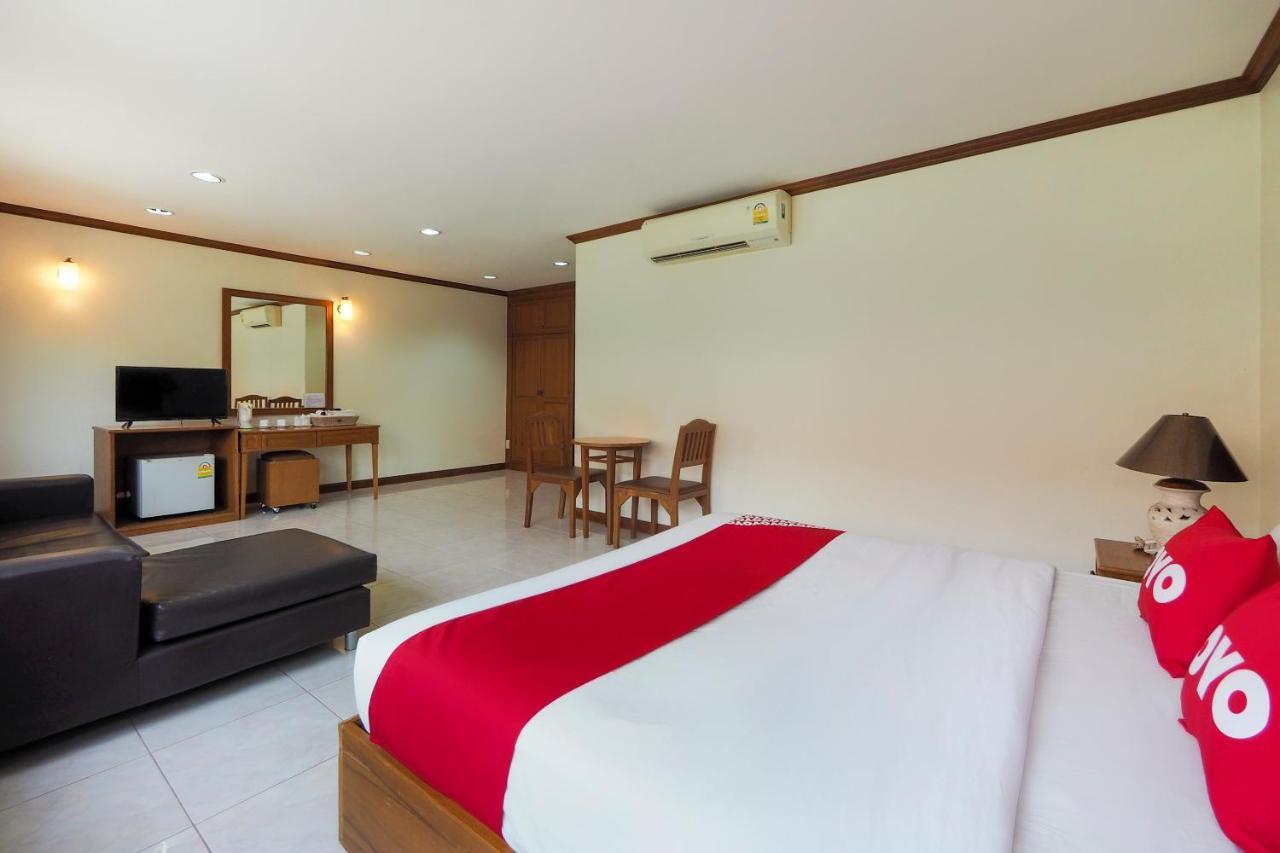 Oyo 859 Golden Land Hotel Чіанграй Екстер'єр фото