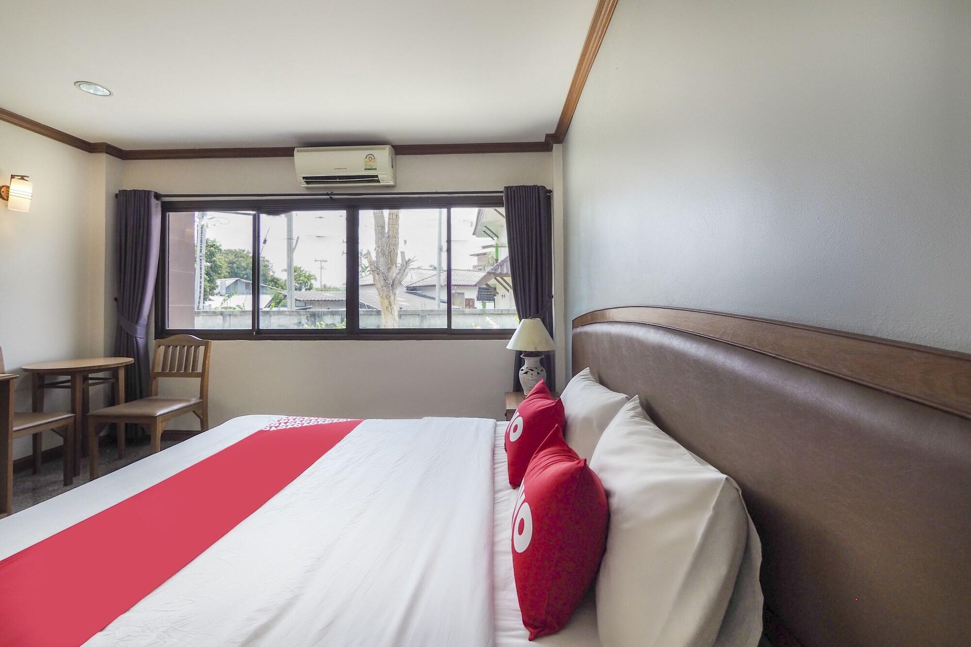 Oyo 859 Golden Land Hotel Чіанграй Екстер'єр фото
