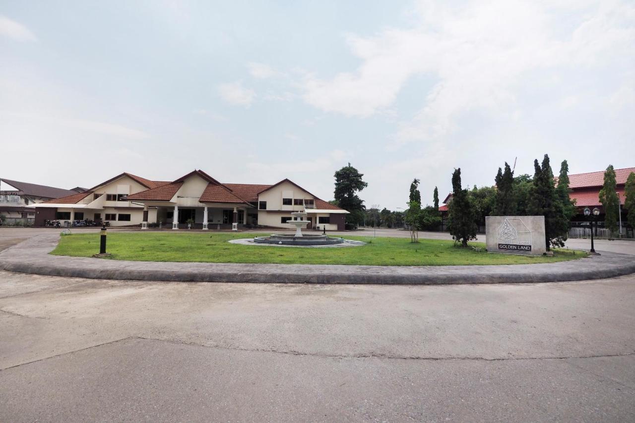 Oyo 859 Golden Land Hotel Чіанграй Екстер'єр фото