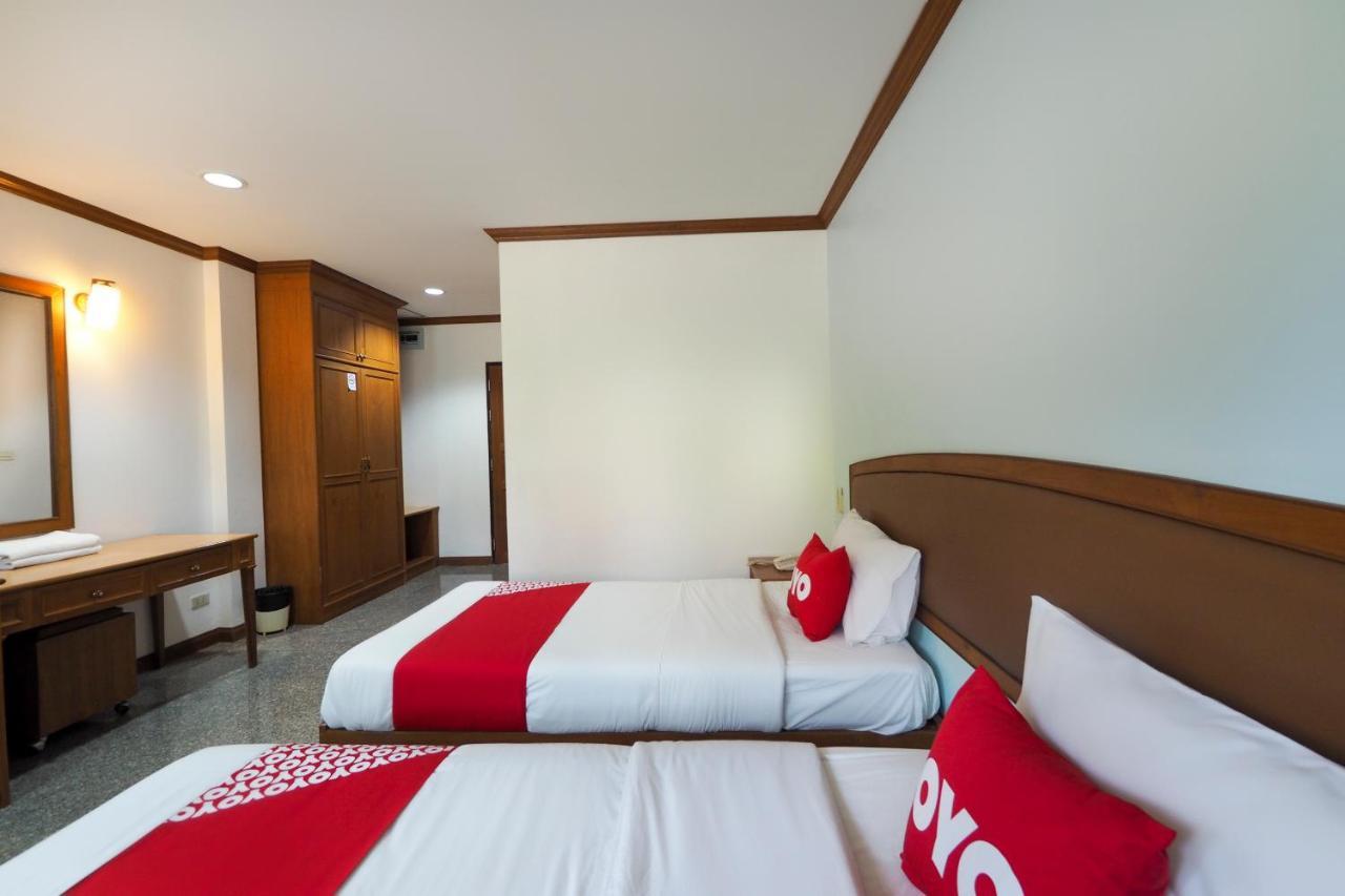 Oyo 859 Golden Land Hotel Чіанграй Екстер'єр фото