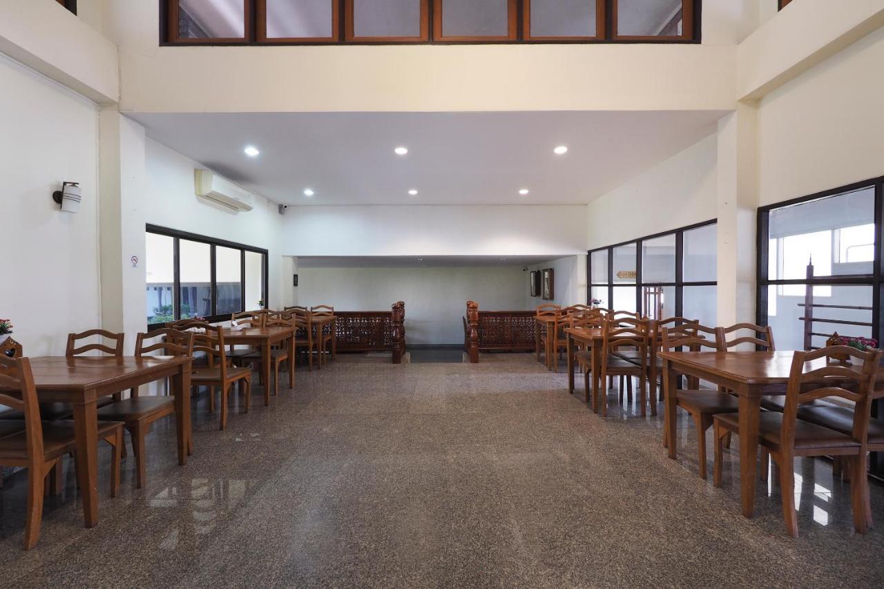 Oyo 859 Golden Land Hotel Чіанграй Екстер'єр фото